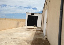 A LOUER LOCAL INDUSTR 2700 M2 TUN OUEST