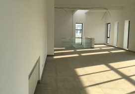 A VENDRE LOCAL NEUF 4280 M2 CHOUTRANA