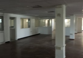 A LOCAL BUREAUX CHARGUIA 4500 M2