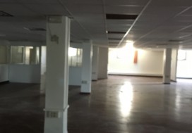 A LOCAL BUREAUX CHARGUIA 4500 M2