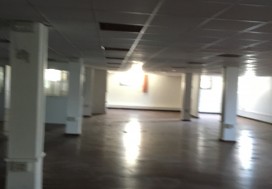 A LOCAL BUREAUX CHARGUIA 4500 M2
