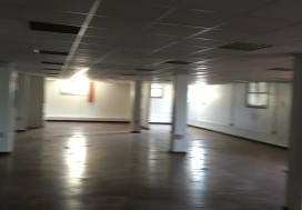 A LOCAL BUREAUX CHARGUIA 4500 M2