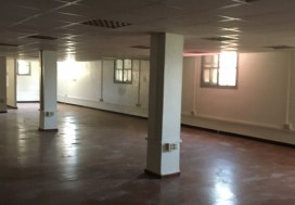 A LOCAL BUREAUX CHARGUIA 4500 M2