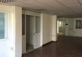 A LOCAL BUREAUX CHARGUIA 4500 M2