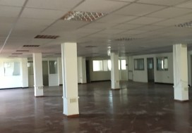 A LOCAL BUREAUX CHARGUIA 4500 M2