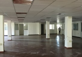 A LOCAL BUREAUX CHARGUIA 4500 M2