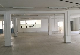 A LOCAL BUREAUX CHARGUIA 4500 M2