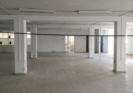 A LOCAL BUREAUX CHARGUIA 4500 M2
