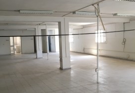 A LOCAL BUREAUX CHARGUIA 4500 M2