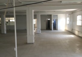A LOCAL BUREAUX CHARGUIA 4500 M2