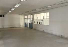 A LOCAL BUREAUX CHARGUIA 4500 M2