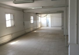 A LOCAL BUREAUX CHARGUIA 4500 M2