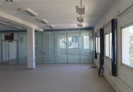 A LOCAL BUREAUX CHARGUIA 4500 M2