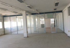 A LOCAL BUREAUX CHARGUIA 4500 M2