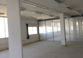 A LOCAL BUREAUX CHARGUIA 4500 M2