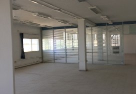 A LOCAL BUREAUX CHARGUIA 4500 M2