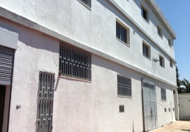 A LOCAL BUREAUX CHARGUIA 4500 M2