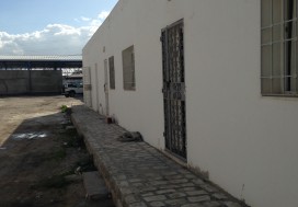 A LOUER DEPOT 1400 M2 PRES FORD