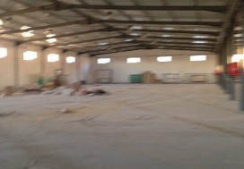 A LOUER DEPOT 3000 M2 BIE SITUE