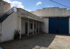 A LOUER 2 LOCAUX 1820 M2 TUN OUEST