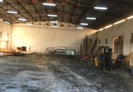 A LOUER 2 LOCAUX 1820 M2 TUN OUEST