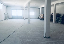 AL LOCAL 3200 M2 EN ETAGE TU SUD