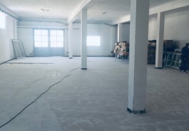 AL LOCAL 3200 M2 EN ETAGE TU SUD