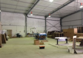 A VENDRE LOCAL 657/1250 M2 TU SUD