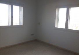 LOCAL ECOLE OU BUREAUX 2025 M2 ST GOBAIN