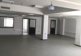 A LOUER PLATEAU BUREAUX 2000 M2 CHARGUIA