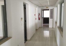 A LOUER PLATEAU BUREAUX 2000 M2 CHARGUIA