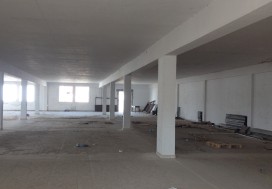 A LOUER LOCAL 3600 M2 CHARGUIA R+1