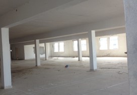 A LOUER LOCAL 3600 M2 CHARGUIA R+1