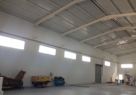 A VENDRE LOCAL 1200/2700 M2 TUN SUD