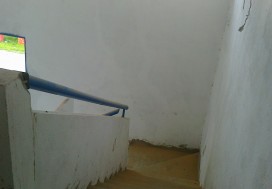 A LOUER DEPOT 2000 M EN ETAGE TUN SUD
