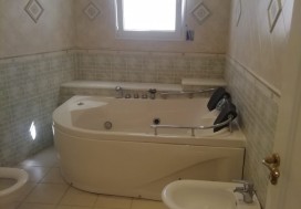 A LOUER VILLA 2S8 400 M2 ENNASR