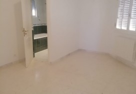 A LOUER VILLA 2S8 400 M2 ENNASR