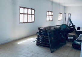 A LOUER LOCAL COMMERCIAL 716 M2 MNIHLA