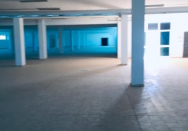 A LOUER LOCAL 4600 M2 DIVISIBLE MNIHLA