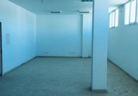 A LOUER LOCAL 4600 M2 DIVISIBLE MNIHLA