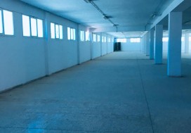 A LOUER LOCAL 4600 M2 DIVISIBLE MNIHLA