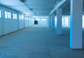 A LOUER LOCAL 4600 M2 DIVISIBLE MNIHLA