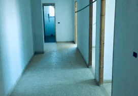 A LOUER LOCAL 4600 M2 DIVISIBLE MNIHLA