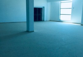 A LOUER LOCAL 4600 M2 DIVISIBLE MNIHLA