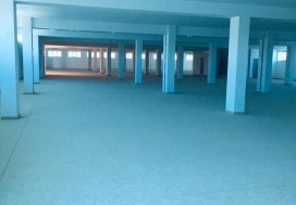 A LOUER LOCAL 4600 M2 DIVISIBLE MNIHLA