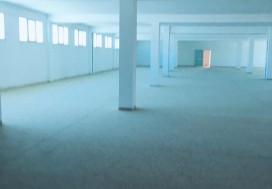A LOUER LOCAL 4600 M2 DIVISIBLE MNIHLA