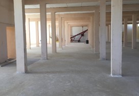 A LOUER SH ROOM 2700 M2 DIV TU OUEST