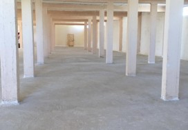 A LOUER SH ROOM 2700 M2 DIV TU OUEST