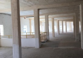 A LOUER SH ROOM 2700 M2 DIV TU OUEST