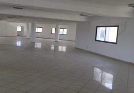 A LOUER LOCAL 1370 M2 EN ETAGE TU SUD